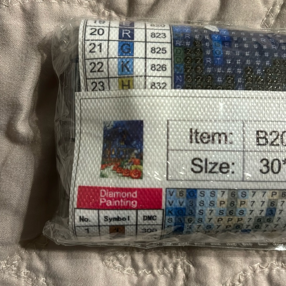 Halloween themed diamond painting NIP